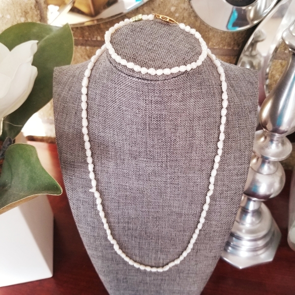 Fresh water Pearl Necklace and Bracelet Set - Picture 2 of 4